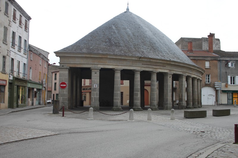 La Halle de Lempdes sur l'Allagnon